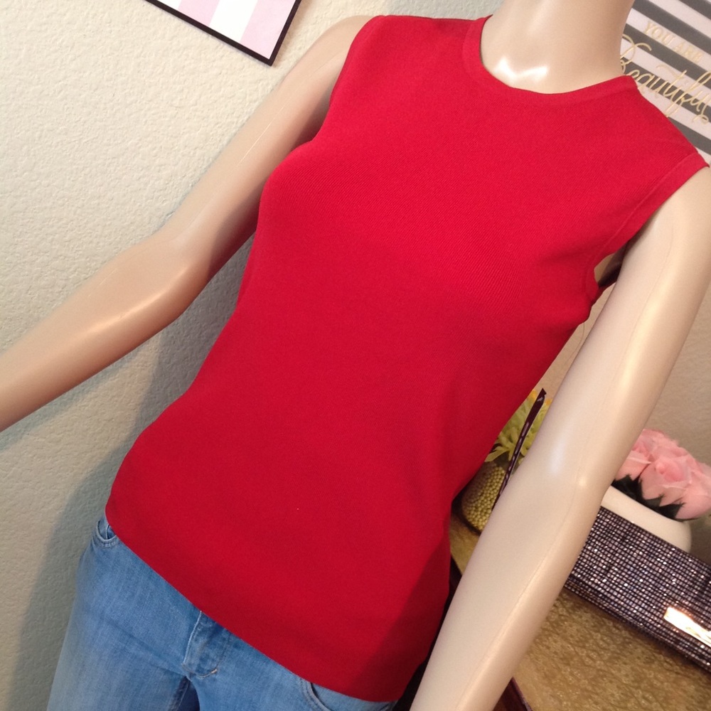 NWT Red sweater style sleeveless top R034